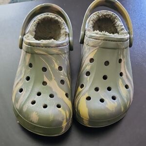 Mens Womens Green Camouflage-Look Fleece-Lined Clog